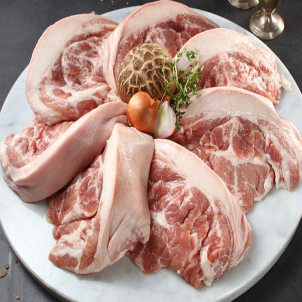48시간 숙성 꼬들살 2kg(약 10인분) 국내산 돼지고기 쫀득하고 꼬들꼬들한 덜미 목살 캠핑장 최고 고기